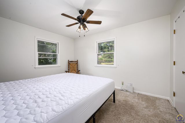 3217 Westwood CT, Topeka, KS 66614