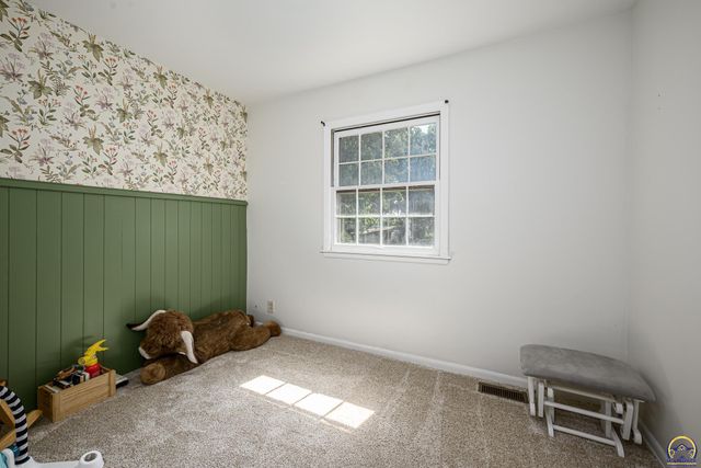 3217 Westwood CT, Topeka, KS 66614