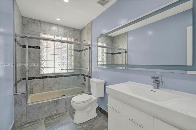 1251 Hayes St, Hollywood, FL 33019