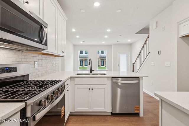 214 Jessie Place 64, New Brunswick, NJ 08901