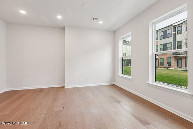 214 Jessie Place 64, New Brunswick, NJ 08901