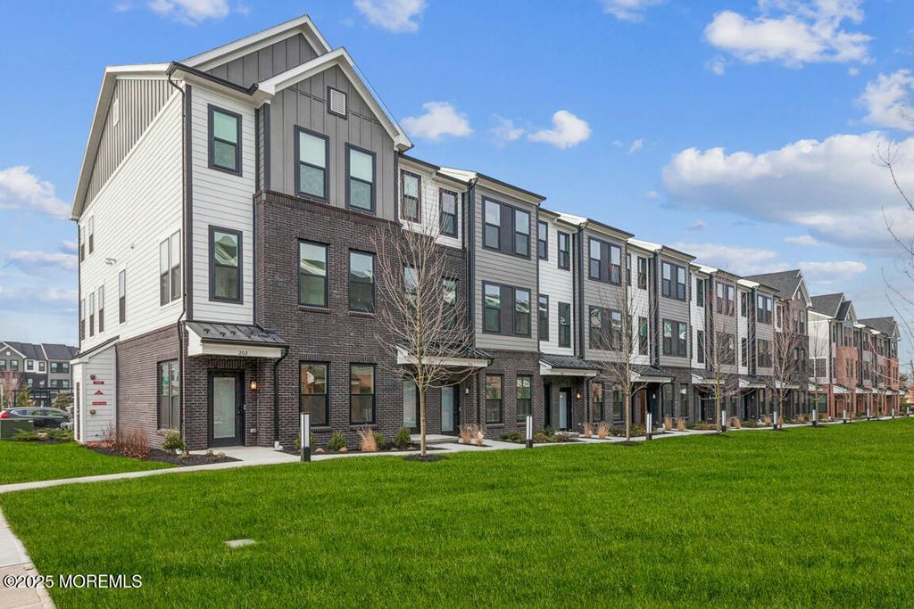 214 Jessie Place 64, New Brunswick, NJ 08901