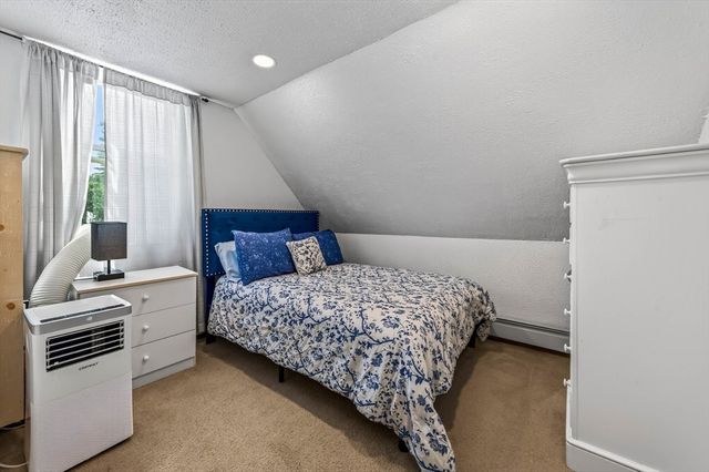 140 Elm St, Halifax, MA 02338