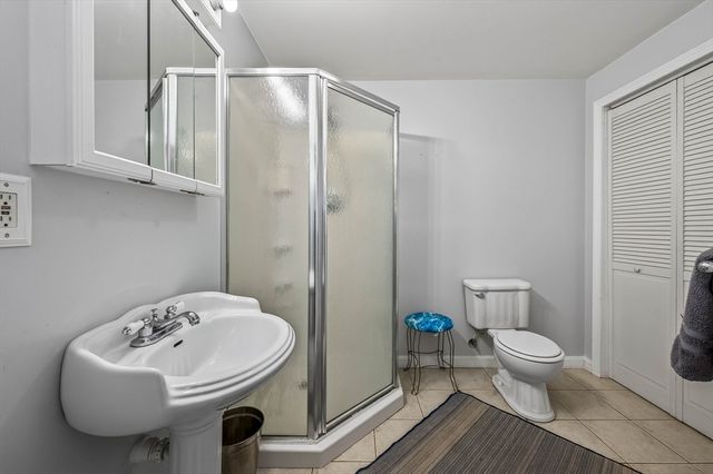 140 Elm St, Halifax, MA 02338