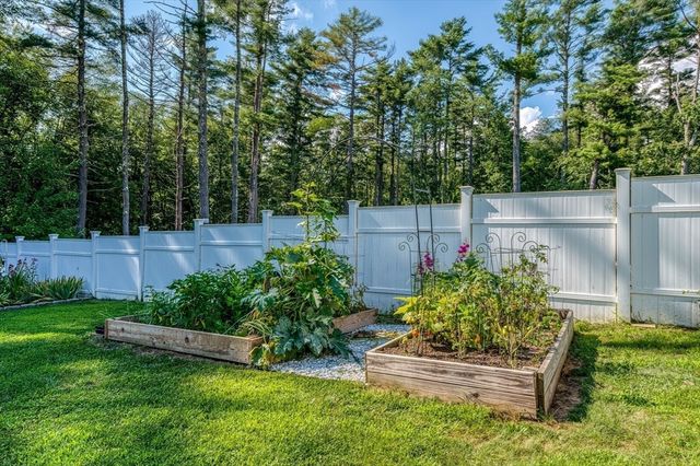 140 Elm St, Halifax, MA 02338