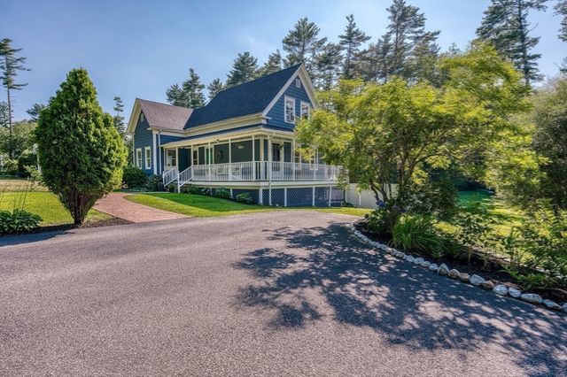 140 Elm St, Halifax, MA 02338