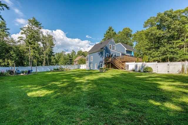 140 Elm St, Halifax, MA 02338