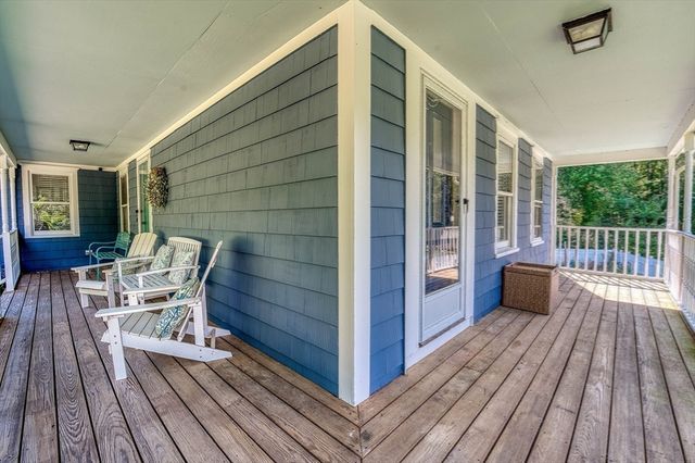 140 Elm St, Halifax, MA 02338