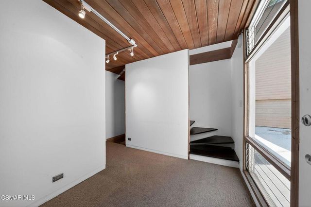 10441 Oletha Lane, Los Angeles, CA 90077