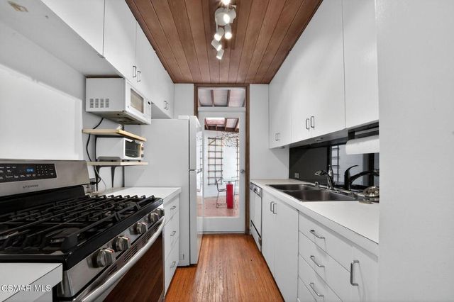 10441 Oletha Lane, Los Angeles, CA 90077