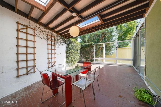 10441 Oletha Lane, Los Angeles, CA 90077