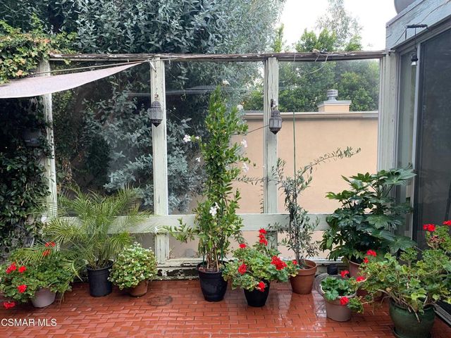 10441 Oletha Lane, Los Angeles, CA 90077