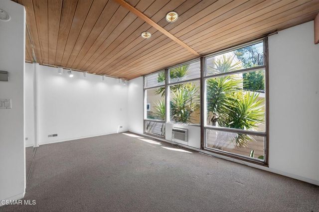 10441 Oletha Lane, Los Angeles, CA 90077