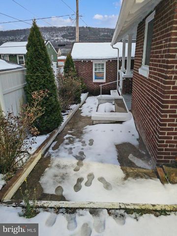 302 FLEET ST, Pottsville, PA 17901