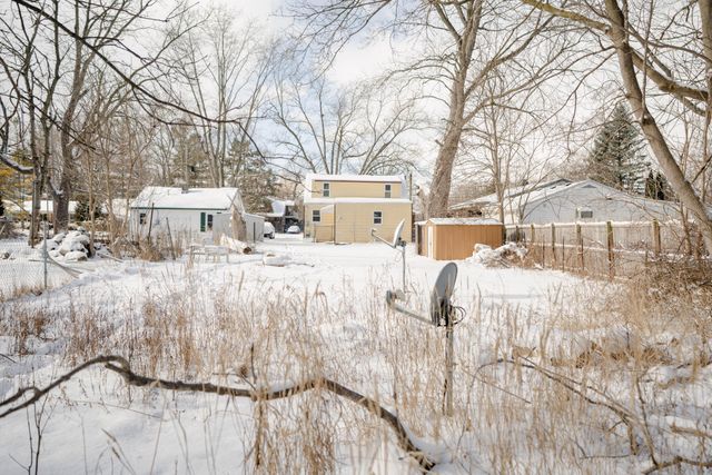 5017 Christiansen Road, Lansing City, MI 48910