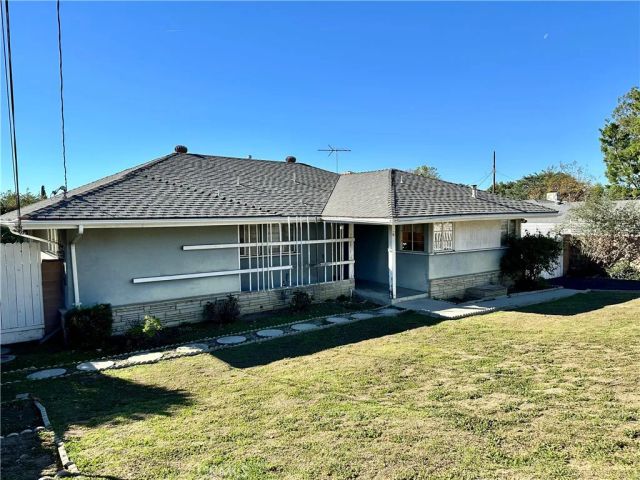 10344 Arnwood, Sylmar, CA 91342