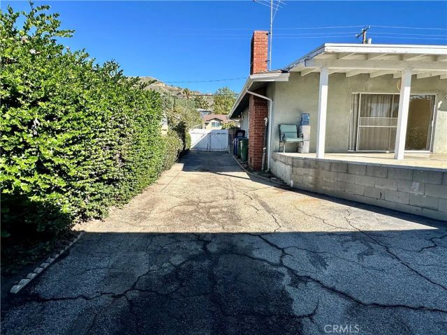 10344 Arnwood, Sylmar, CA 91342