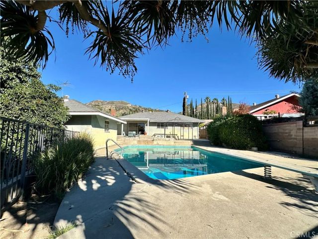 10344 Arnwood, Sylmar, CA 91342