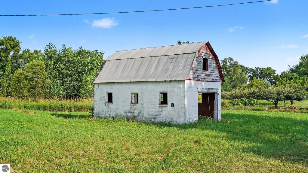 Image 15 of property listing at V/L E Lincoln Road, St Louis, MI 48880