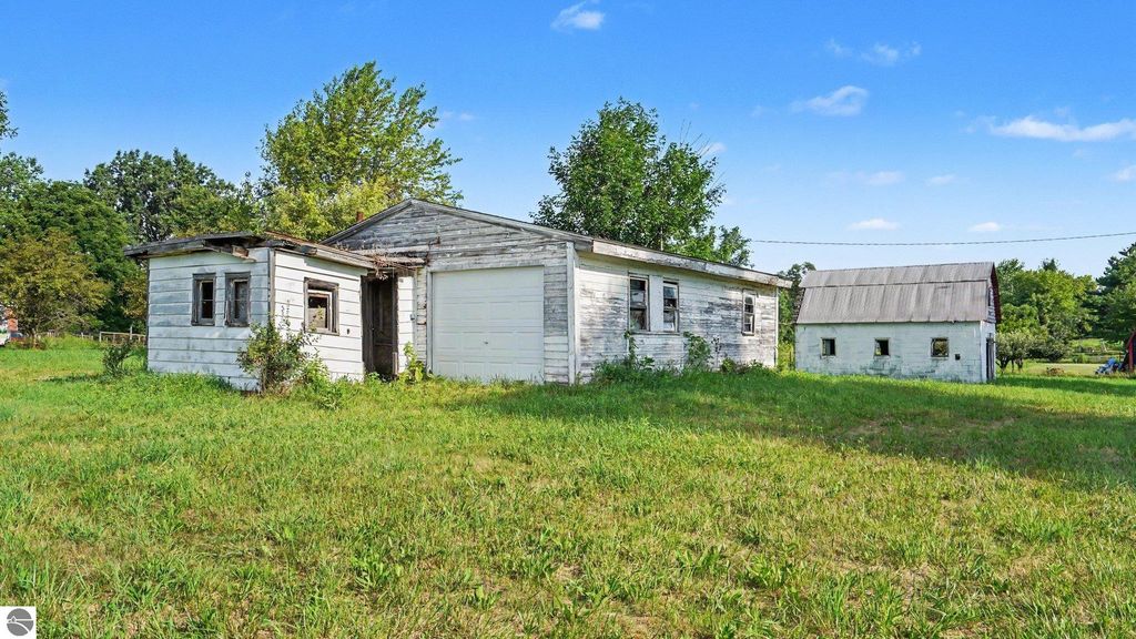 Image 16 of property listing at V/L E Lincoln Road, St Louis, MI 48880