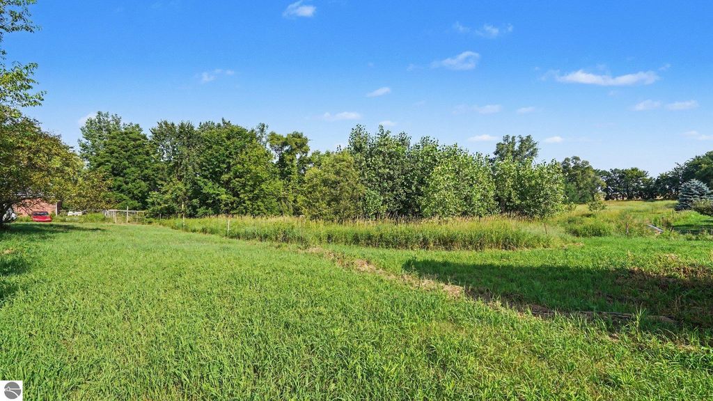 Image 4 of property listing at V/L E Lincoln Road, St Louis, MI 48880