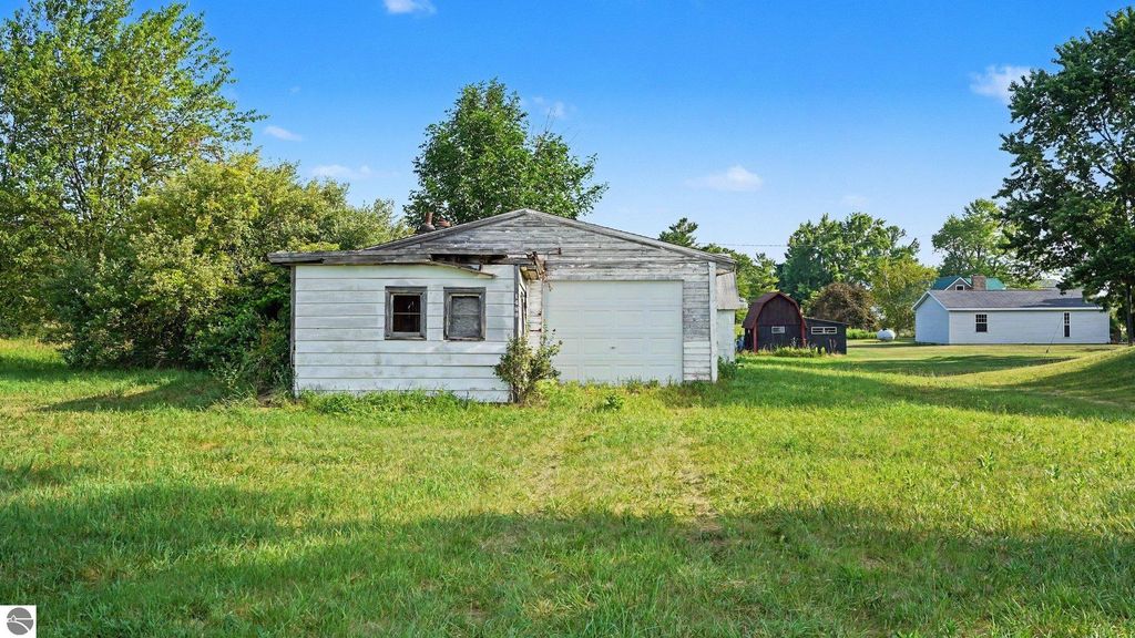 Image 5 of property listing at V/L E Lincoln Road, St Louis, MI 48880