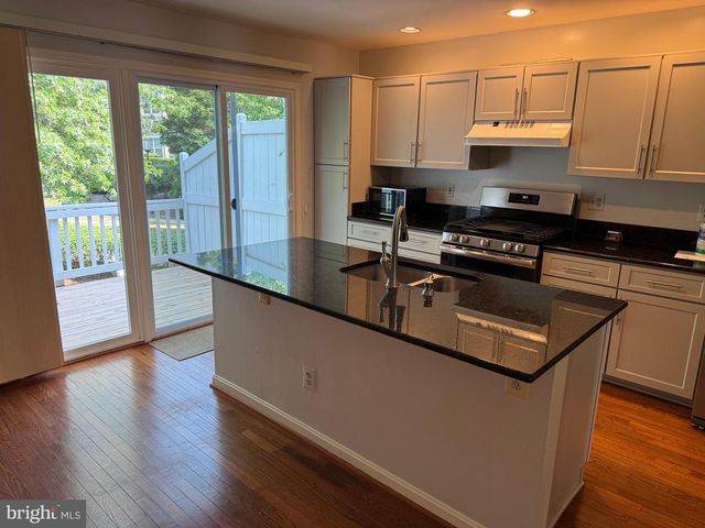 12097 EDGEMERE CIR, Reston, VA 20190