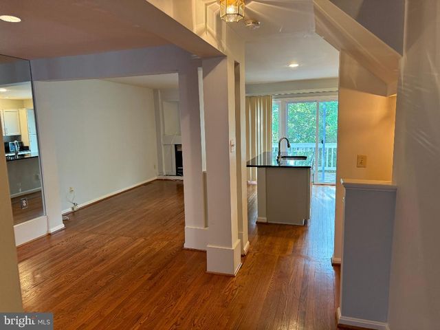 12097 EDGEMERE CIR, Reston, VA 20190