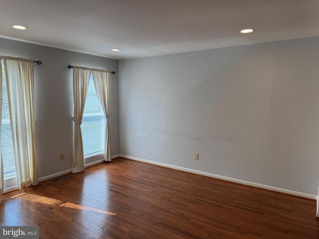 12097 EDGEMERE CIR, Reston, VA 20190
