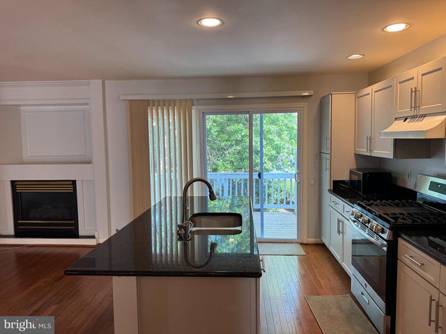 12097 EDGEMERE CIR, Reston, VA 20190