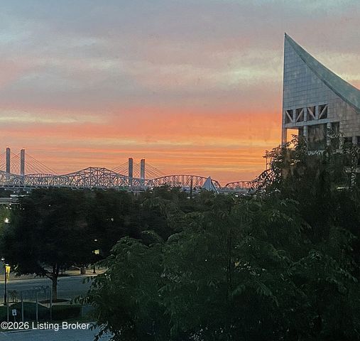309 E Market St 302, Louisville, KY 40202