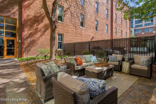 309 E Market St 302, Louisville, KY 40202