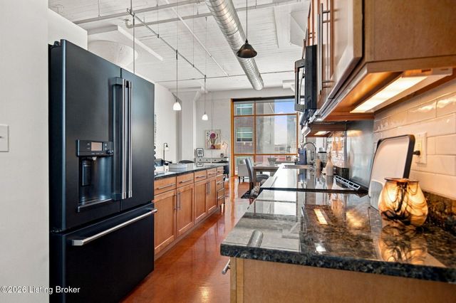 309 E Market St 302, Louisville, KY 40202