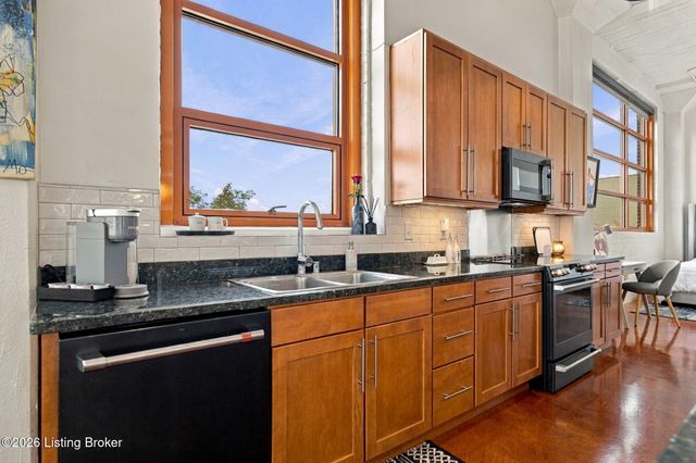 309 E Market St 302, Louisville, KY 40202
