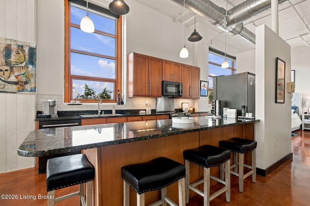309 E Market St 302, Louisville, KY 40202