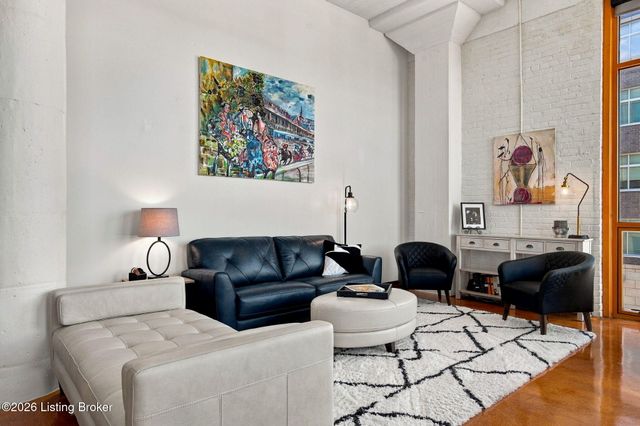 309 E Market St 302, Louisville, KY 40202