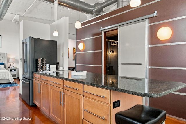 309 E Market St 302, Louisville, KY 40202