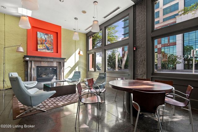 309 E Market St 302, Louisville, KY 40202
