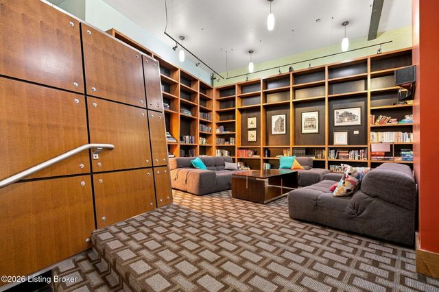 309 E Market St 302, Louisville, KY 40202