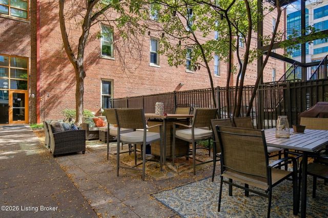 309 E Market St 302, Louisville, KY 40202