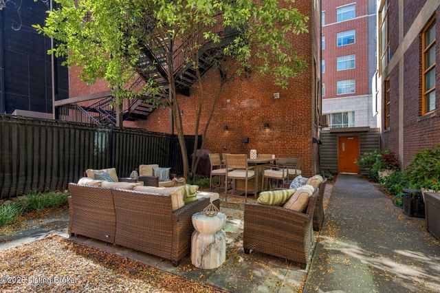 309 E Market St 302, Louisville, KY 40202