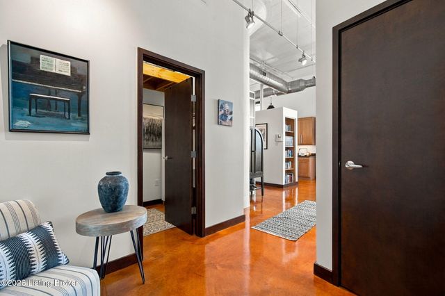 309 E Market St 302, Louisville, KY 40202