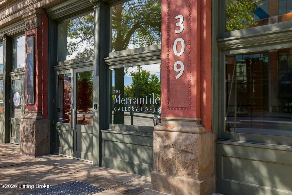 309 E Market St 302, Louisville, KY 40202