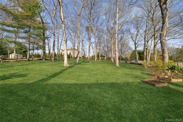 653 Meadow Road, Smithtown, NY 11787