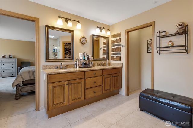 3308 204th Avenue Ct E, Lake Tapps, WA 98391