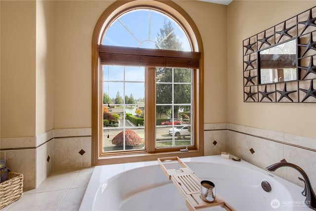 3308 204th Avenue Ct E, Lake Tapps, WA 98391