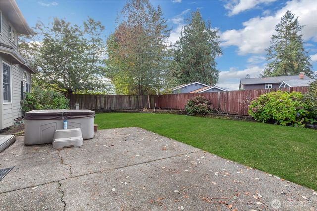 3308 204th Avenue Ct E, Lake Tapps, WA 98391