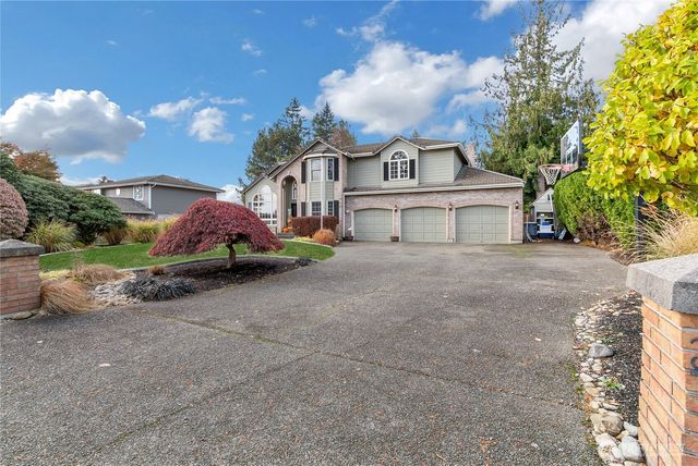 3308 204th Avenue Ct E, Lake Tapps, WA 98391