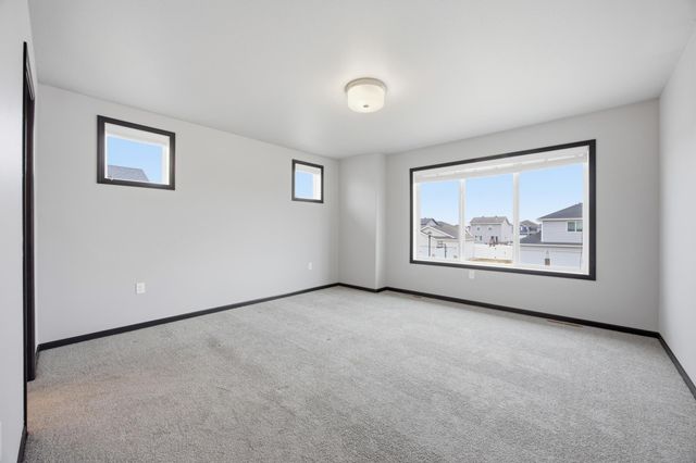 1119 29th Avenue W, West Fargo, ND 58078