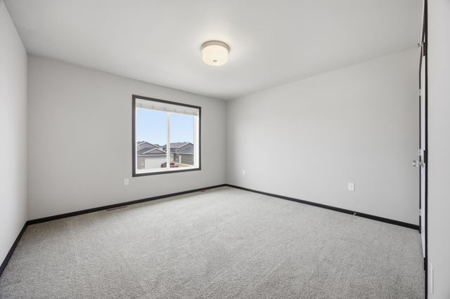 1119 29th Avenue W, West Fargo, ND 58078